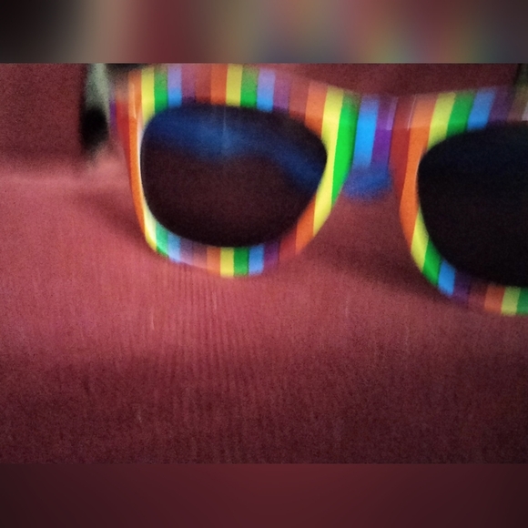 Rainbow sunglasses - Picture 4 of 5